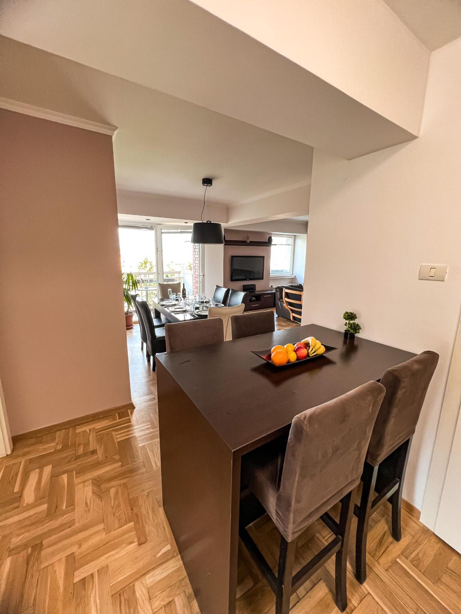 Centre Luxury Apartment Skopje Luaran gambar